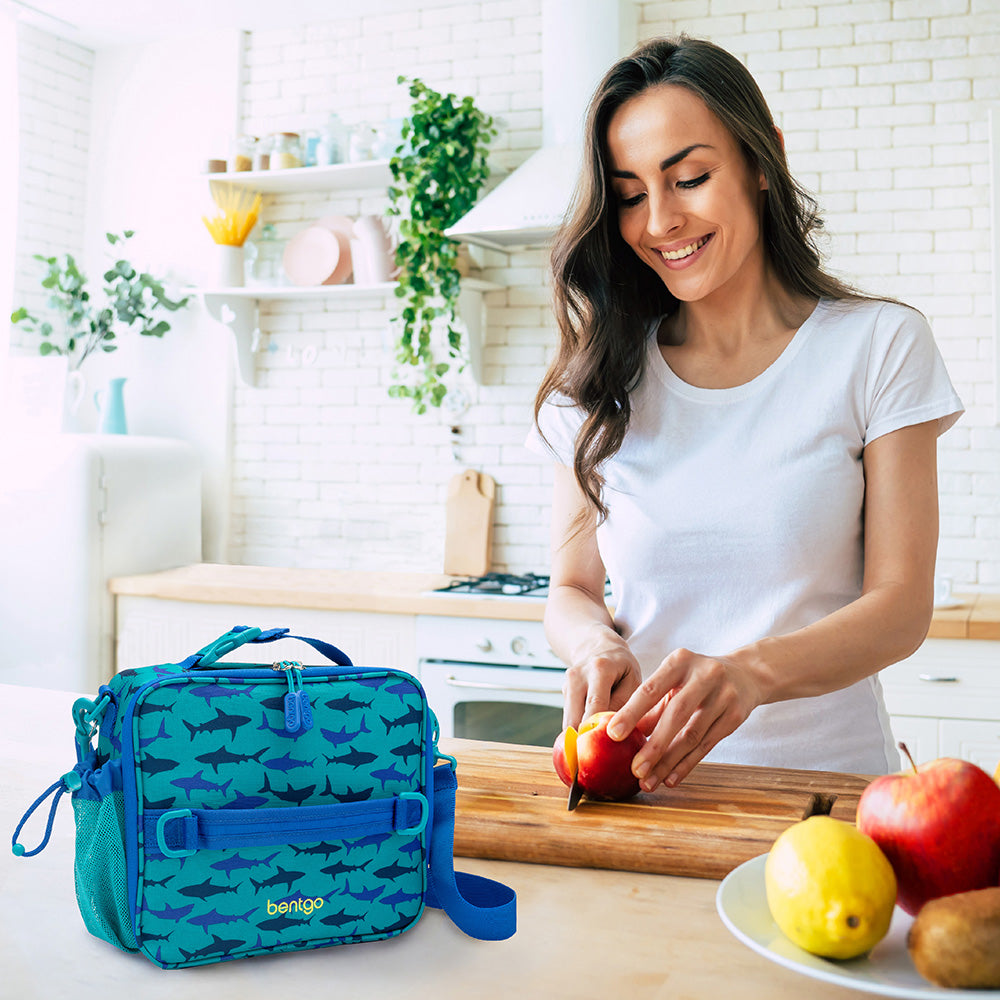 bentgo-kids-prints-lunch-box-and-lunch-bag-r0 BGPTBDL1-SHK-11.jpg